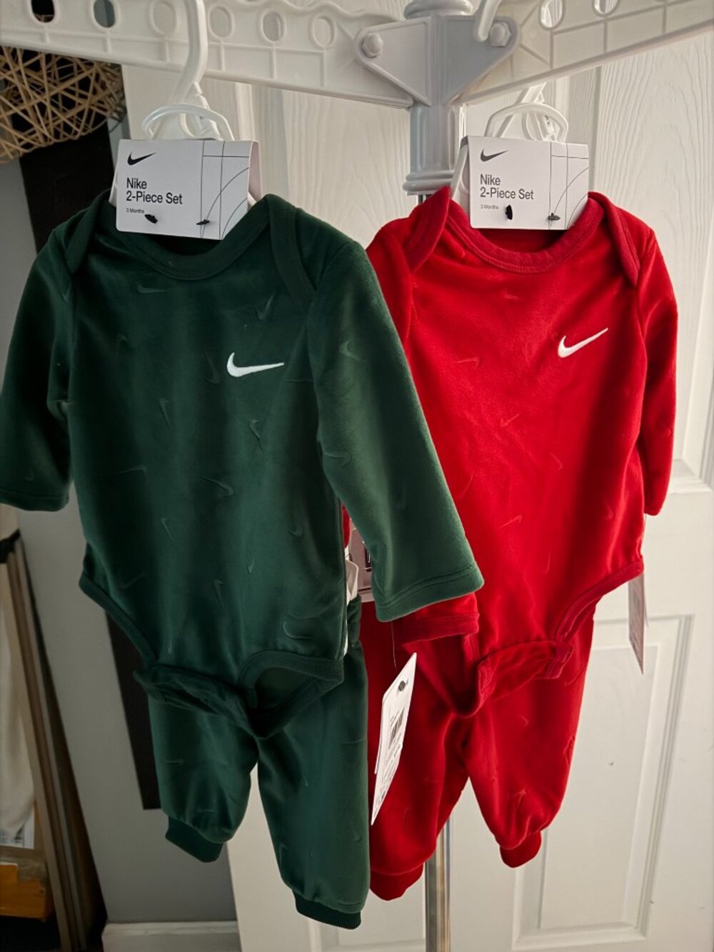 NIKE Baby 3 months Boy/Girl Red Green Velour 2 Pieces Sweatsuits NWT